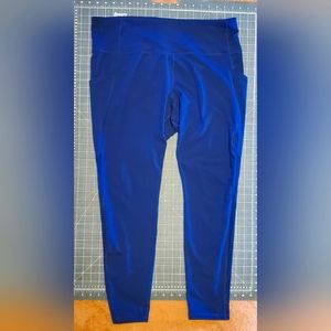 Old Navy Active. Fitted Leggings w/ side pockets. Cobalt Blue. Wm's XXL.